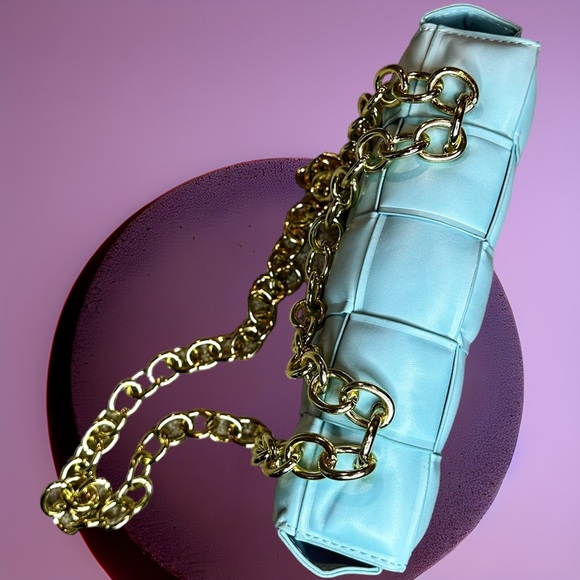 NEW Luxe Sky Blue Woven Vegan Leather Goldtone Chain Top Handle / Shoulder Bag - Picture 4 of 16